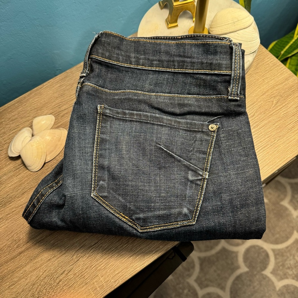 EUC James Jeans “The Ritchie” skinny in Carolina blue.